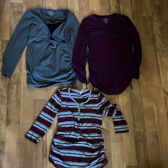 Bundle of maternity long sleeve shirts - Picture 6 of 9